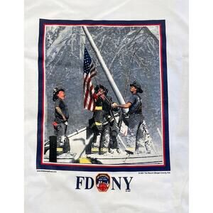 NWT 2001 FDNY 9/11 Memorial T-Shirt Raising Flag Ground Zero White Size XL